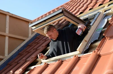 Pose de fenêtres de toit Velux à Roullens